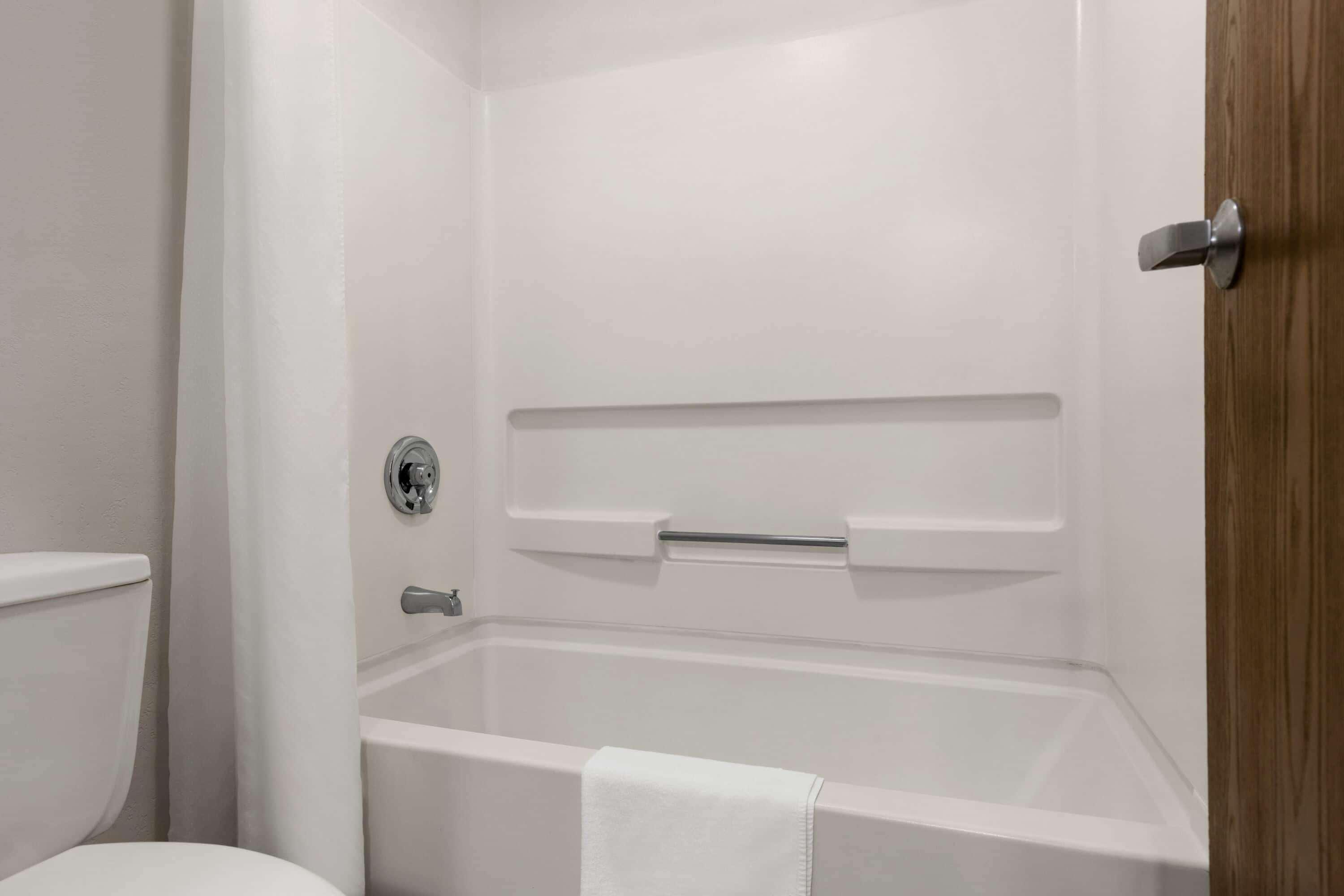 Super 8 By Wyndham I-55 N/chicago 2*